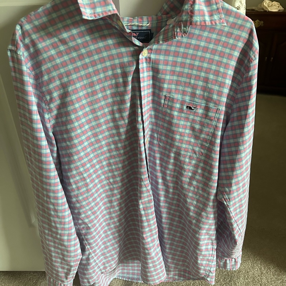 Vineyard Vines Men's Checkered Shirt!